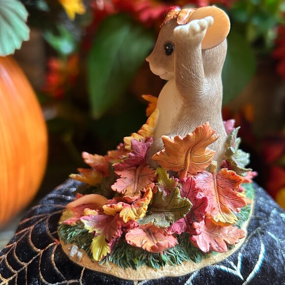 Charming Tails Halloween Figurine: “I’ve Fallen For You” (85/521) - Picture 7 of 13